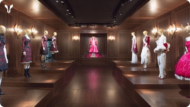 Thương hiệu thời trang Alexander McQueen