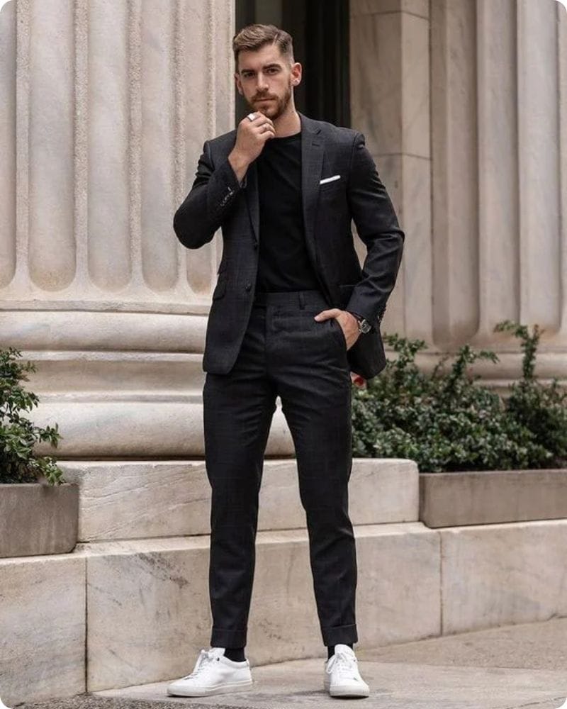 Chọn giày thể thao cổ thấp với vest